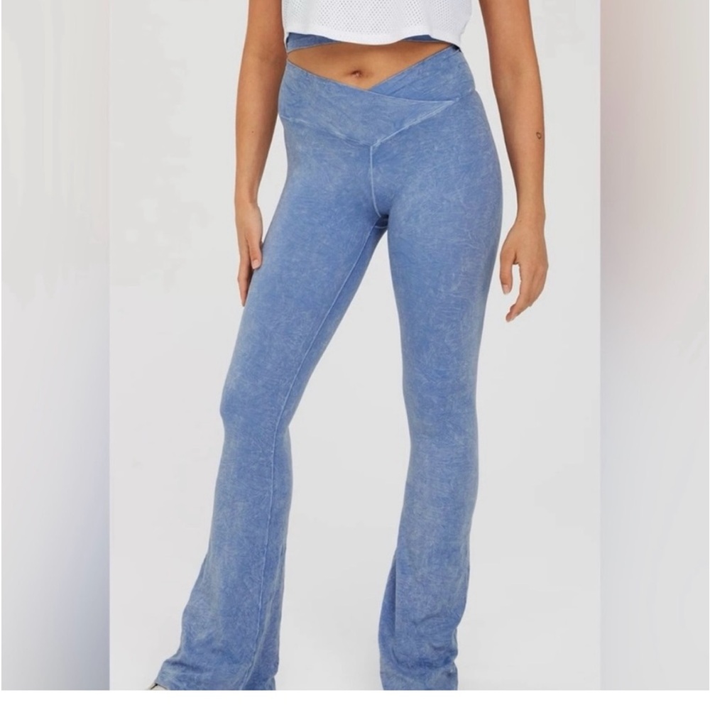 Offline by Aerie Real Me Double Crossover Flare Leggings Womens Marbled Blue XS